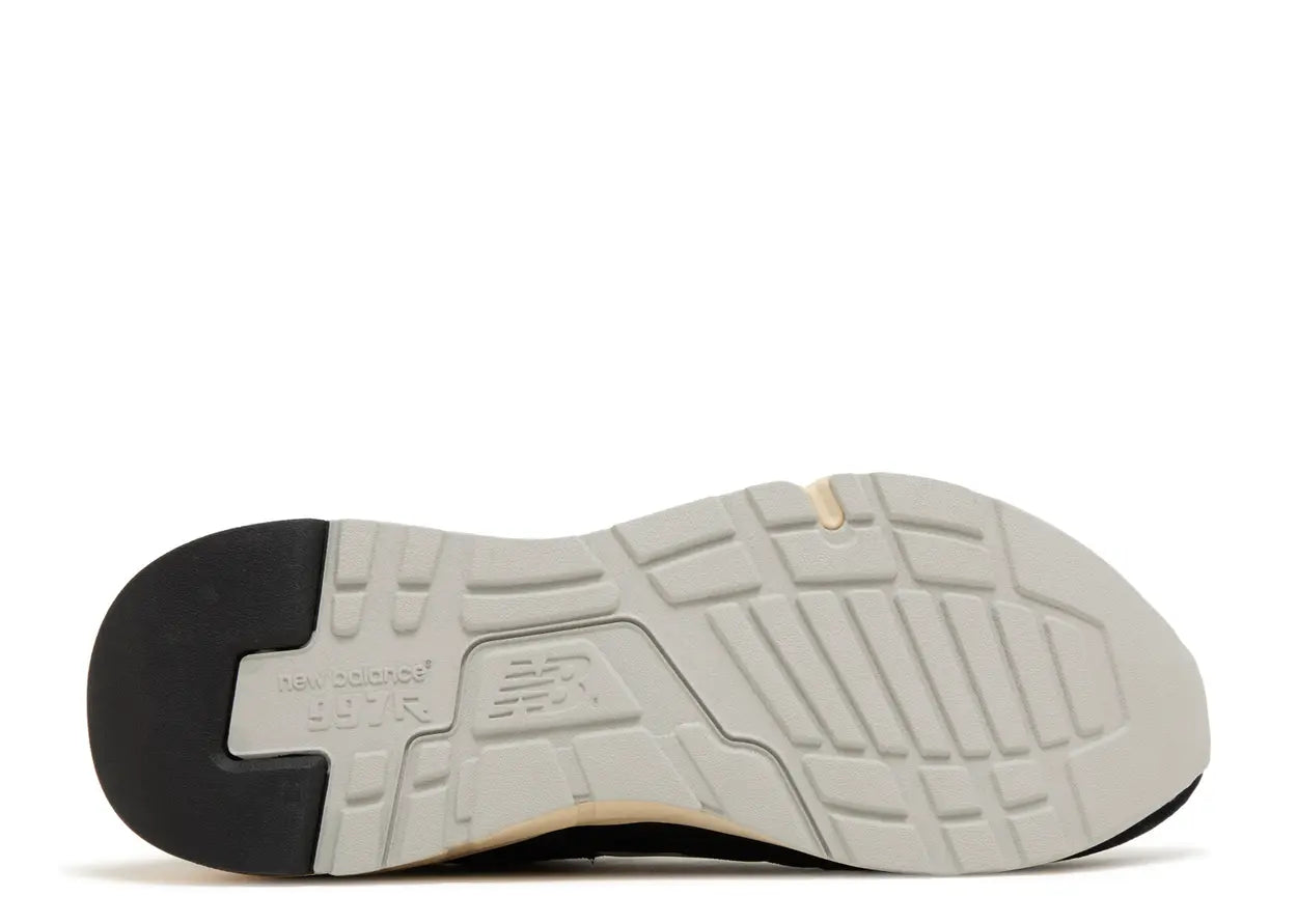 New Balance 997R “Black/Grey”