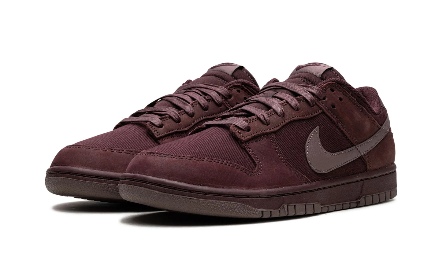 Nike Dunk Low "Burgundy Crush"