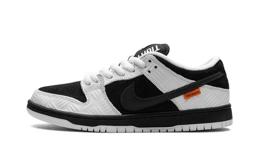 Nike SB Dunk Low “Tightbooth”