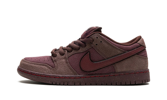 Nike SB Dunk Low “City of Love”