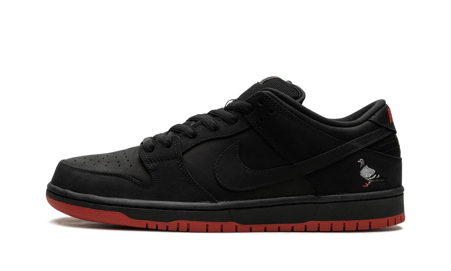 Nike SB Dunk Low “Black pigeon”