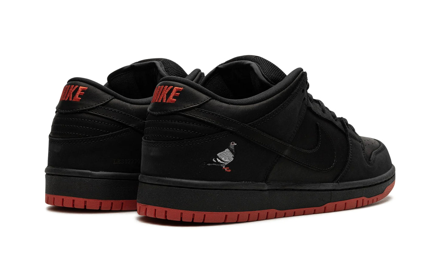 Nike SB Dunk Low “Black pigeon”