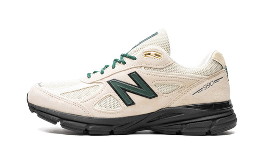 New Balance 990v4 "Macadamia Nut"