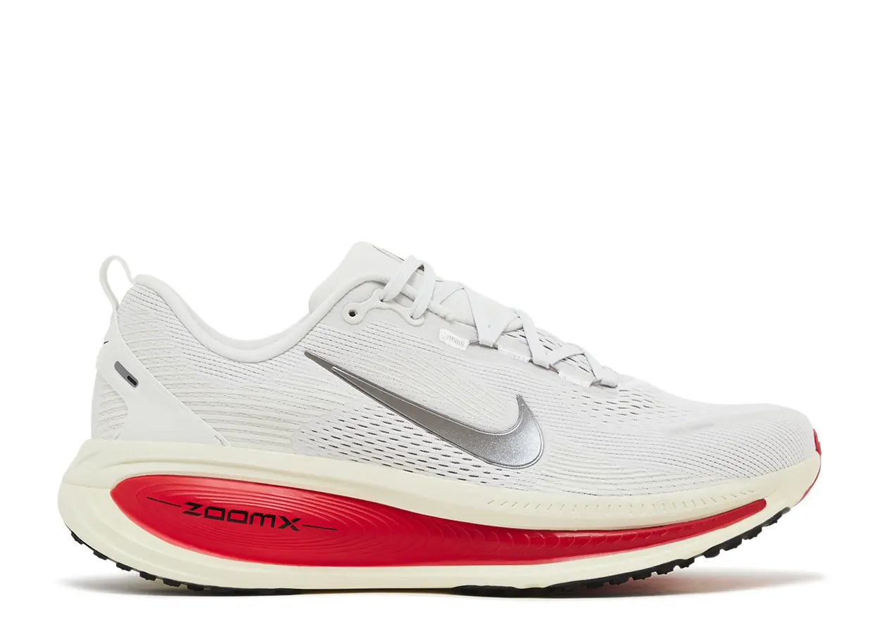 Nike Vomero 18 “Platinum tint Siren red”