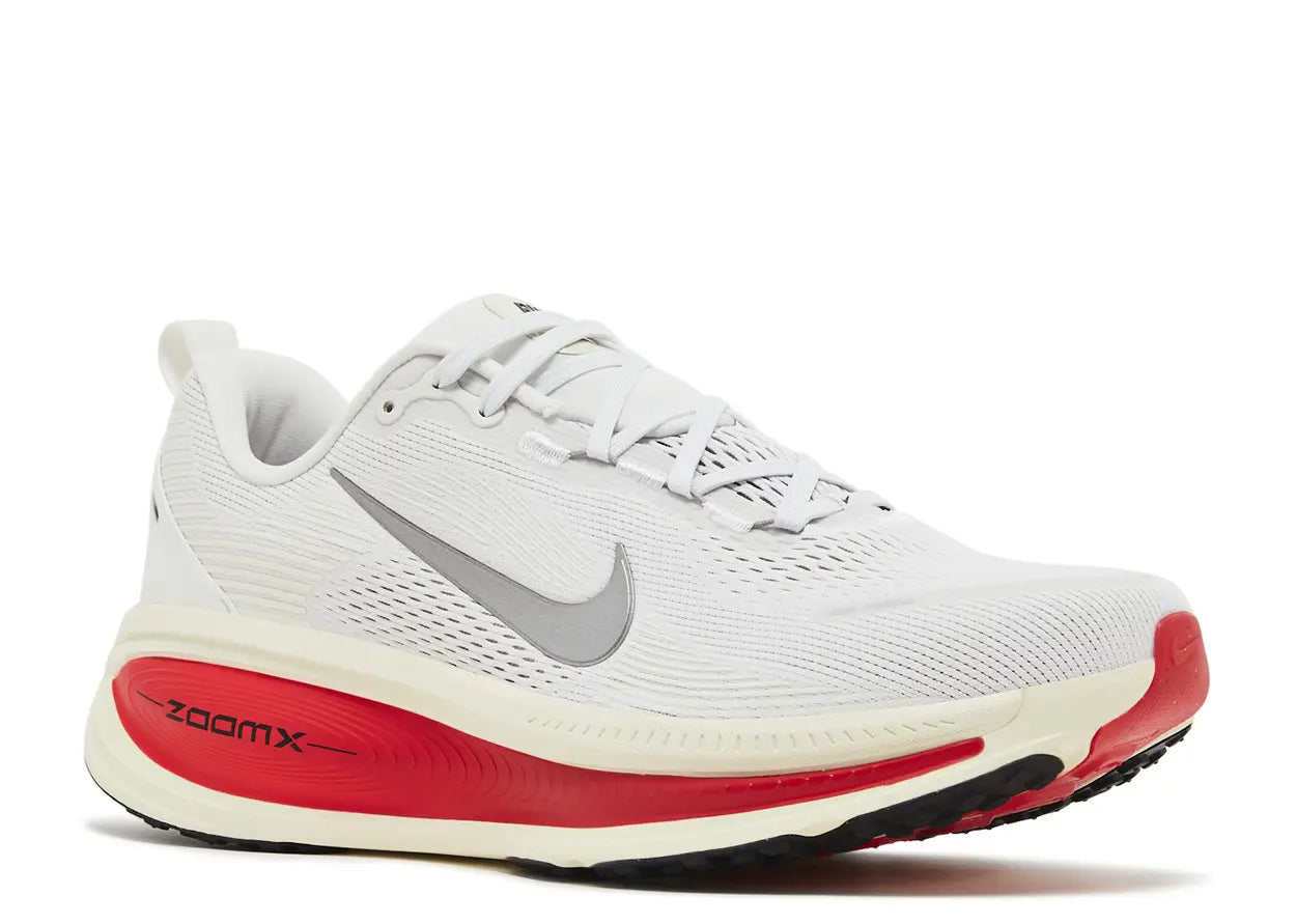 Nike Vomero 18 “Platinum tint Siren red”