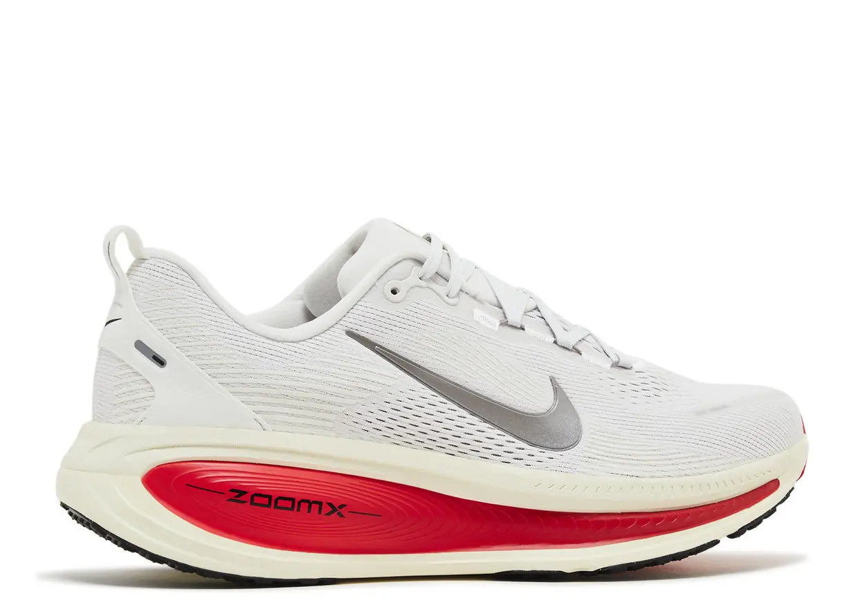 Nike Vomero 18 “Platinum tint Siren red”