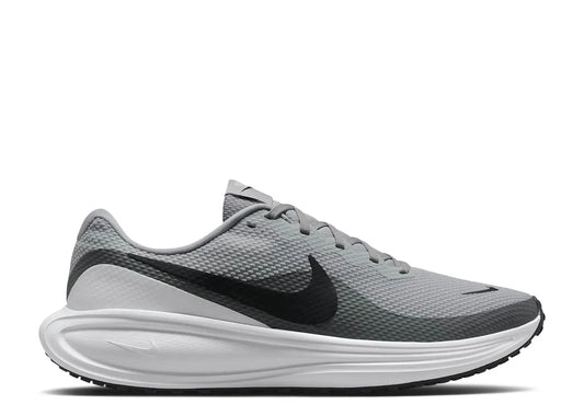 Nike Revolution 8