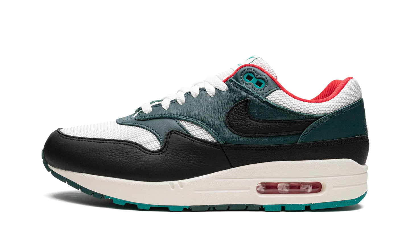 Air Max 1 “Liverpool x Lebron James”